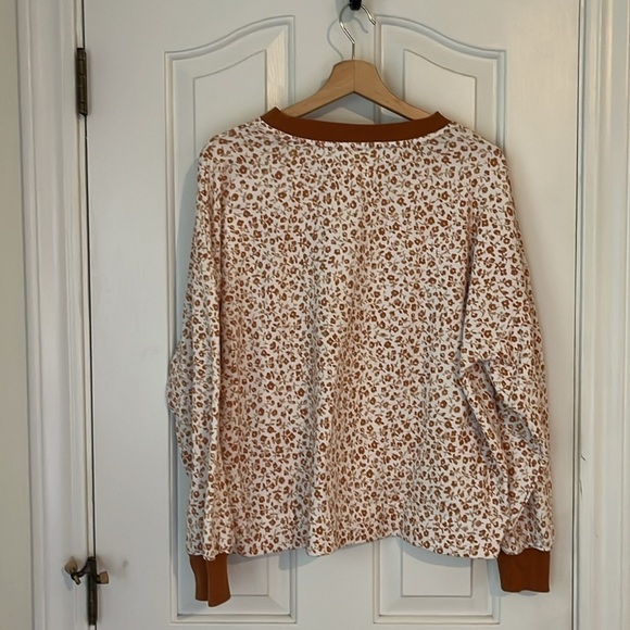 Lou & Grey | Floral Ditzy Cozy Cotton Terry Sweatshirt Cream & Orange Medium - Picture 5 of 7